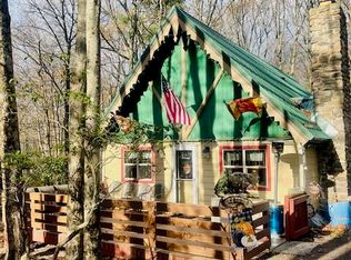 46 Wood St, Lake Harmony, PA 18624