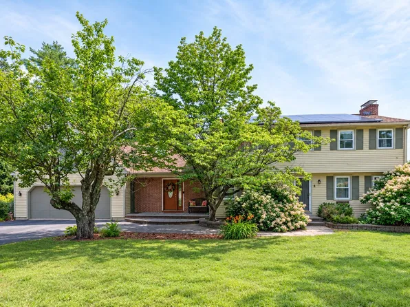 8 Sullivan Rd, Hudson, NH 03051