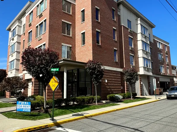 225 Walker Street image 2 of 17