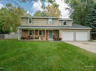 2147 Tulip Ln, Jenison, MI 49428