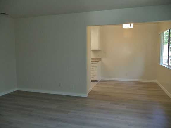4th image of 228 Webster St APT A