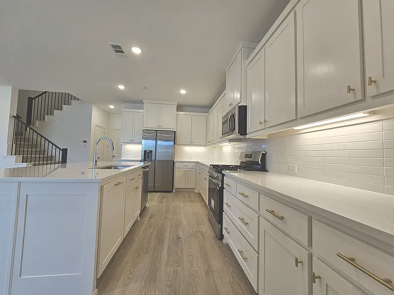 9452 Espalier St — Photo 4