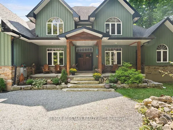 8 Harmonious Dr, Fenelon Falls, ON K0M 1N0