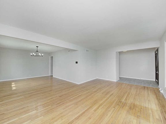 4th image of 2980 Beller Dr