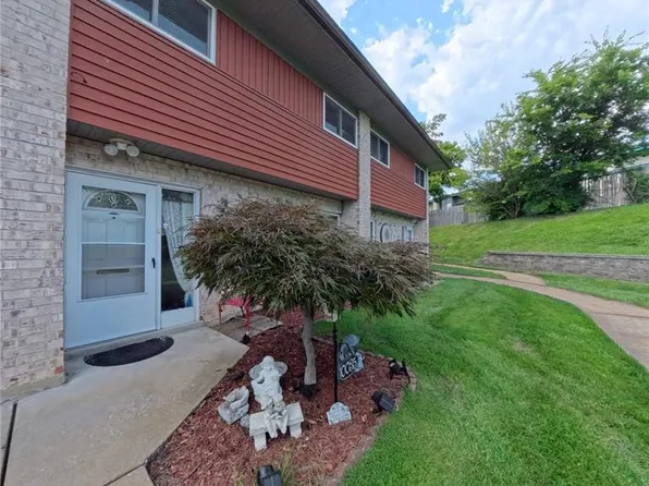 10035 Sakura Dr, Saint Louis, MO 63128