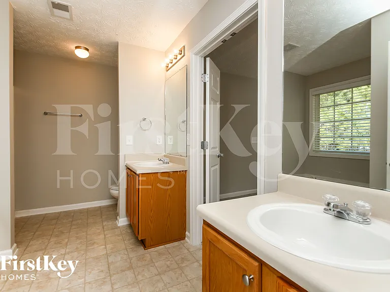 304 Hickory Creek Ln — Photo 11