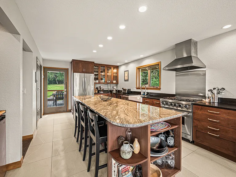 9581 E Leavenworth Rd — Photo 16