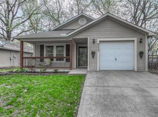 9033 Walnut St, Kansas City, MO 64114