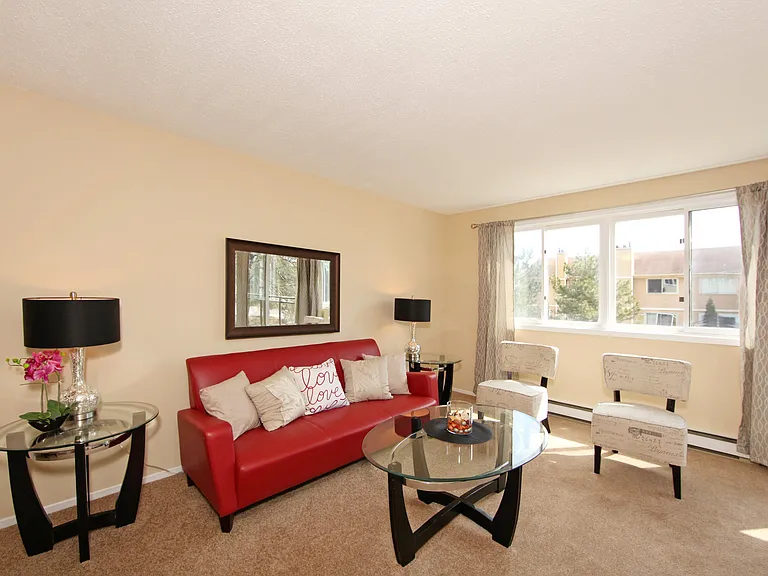 2805 Cedarwood Dr — Photo 4