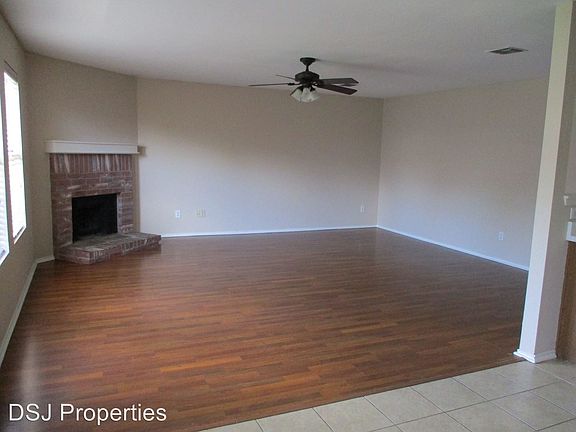 4th image of 1498 Greenbrook Dr