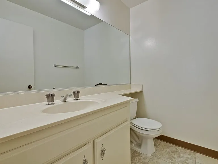 8224 Claret Ct — Photo 37