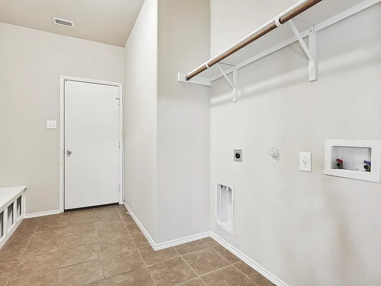 2321 Scott Creek Dr — Photo 32