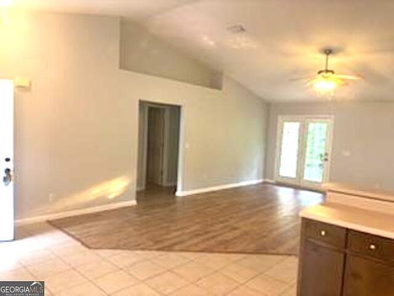 3rd image of 120 Magnolia Ct