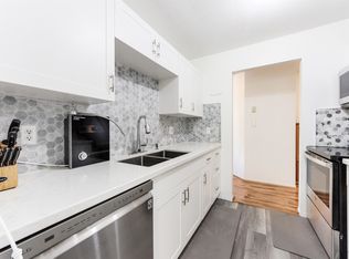 9946 151st St #203, Surrey, BC V3R0V5