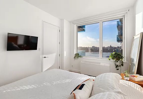 4th image of 22 N 6th St APT 19L