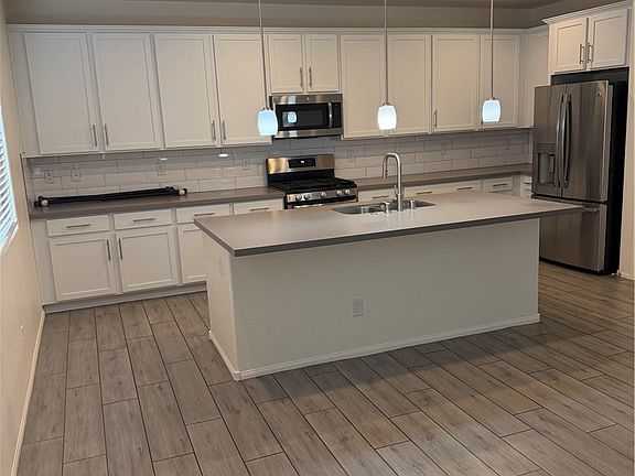4th image of 812 Great Sky Ct