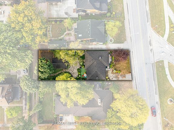 5th image of 2437 Riverside Dr W