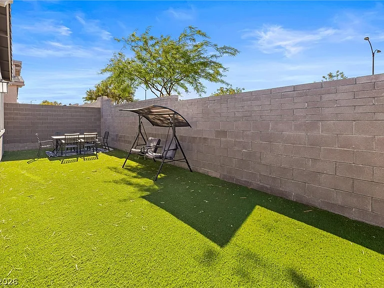 9446 Sequoia Ridge Ave — Photo 27
