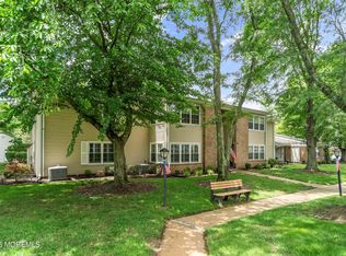 33 Honeysuckle Ln, Red Bank, NJ 07701