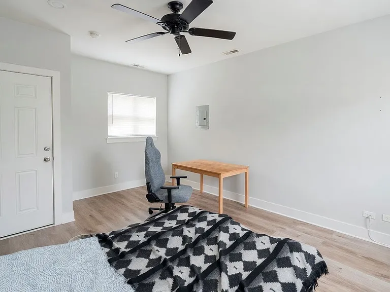 4005 N Bell Ave #1 — Photo 3