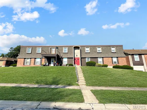 6655 Blossomwood Dr APT D, Florissant, MO 63033