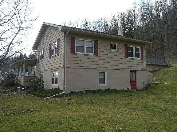 3rd image of 681 Hillside Dr