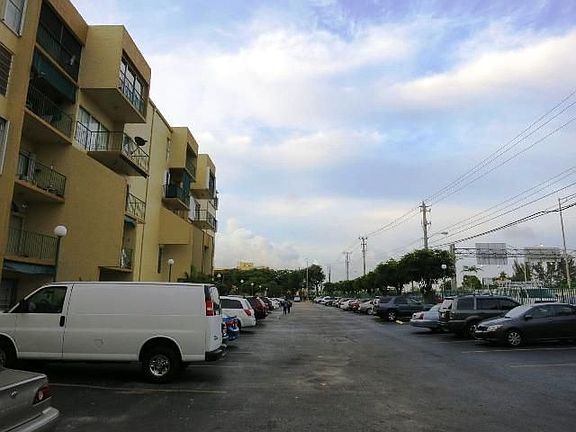 3rd image of 4500 W 19th Ct #542