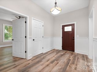 321 E Jennings St, Lincolnton, NC 28092