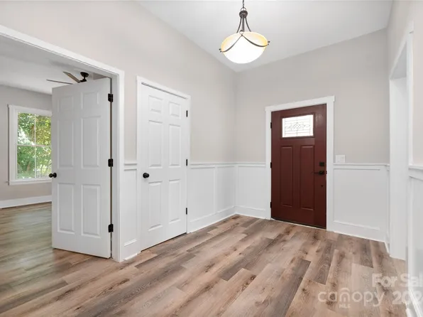 321 E Jennings St, Lincolnton, NC 28092