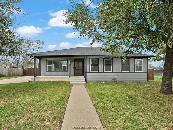 706 Broadmoor Dr, Bryan, TX 77802