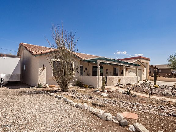 2nd image of 2931 Oakridge Dr