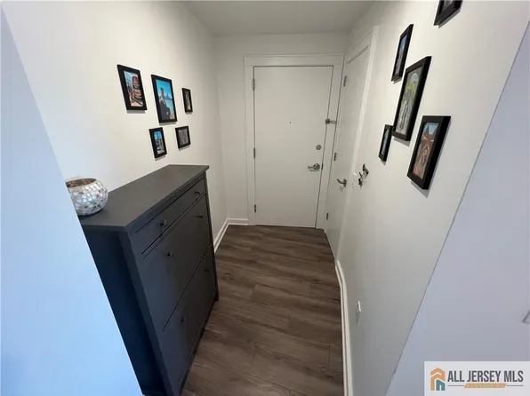 1 Carriage City Plz APT 1108, Rahway, NJ 07065