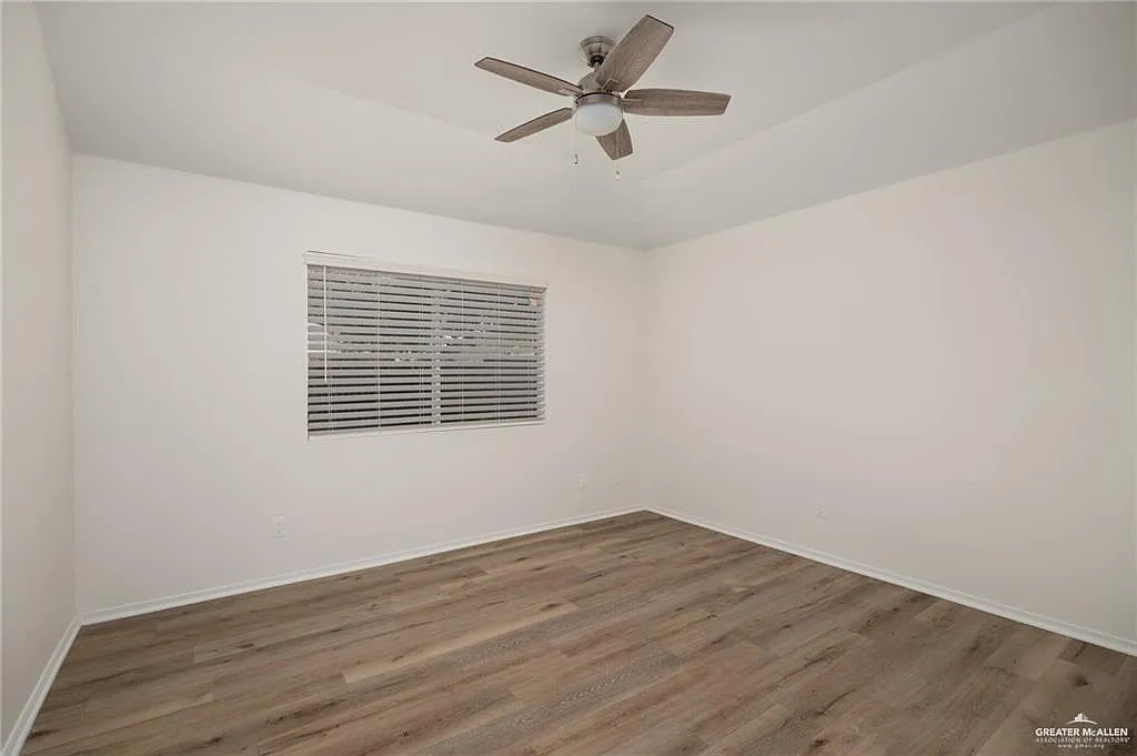 3 bed, 2.0 bath, 1239 sqft, $1,620 — Photo 4