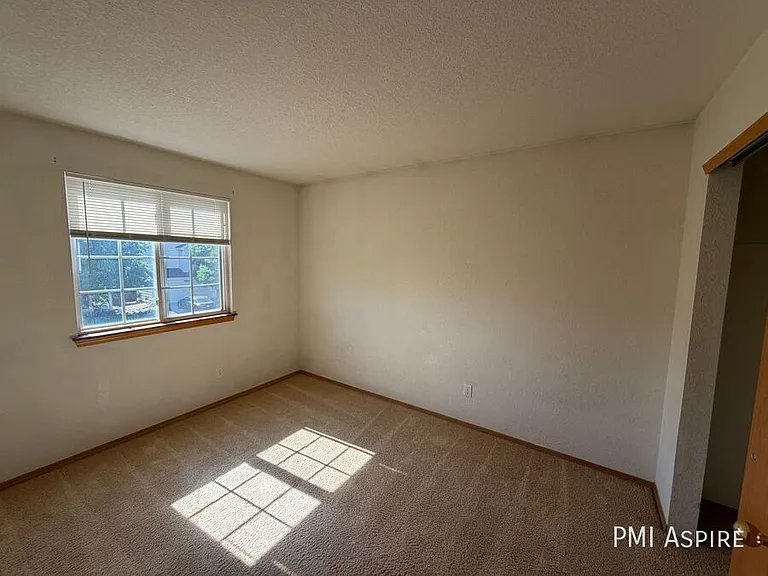 10489 Taylor Ave — Photo 14