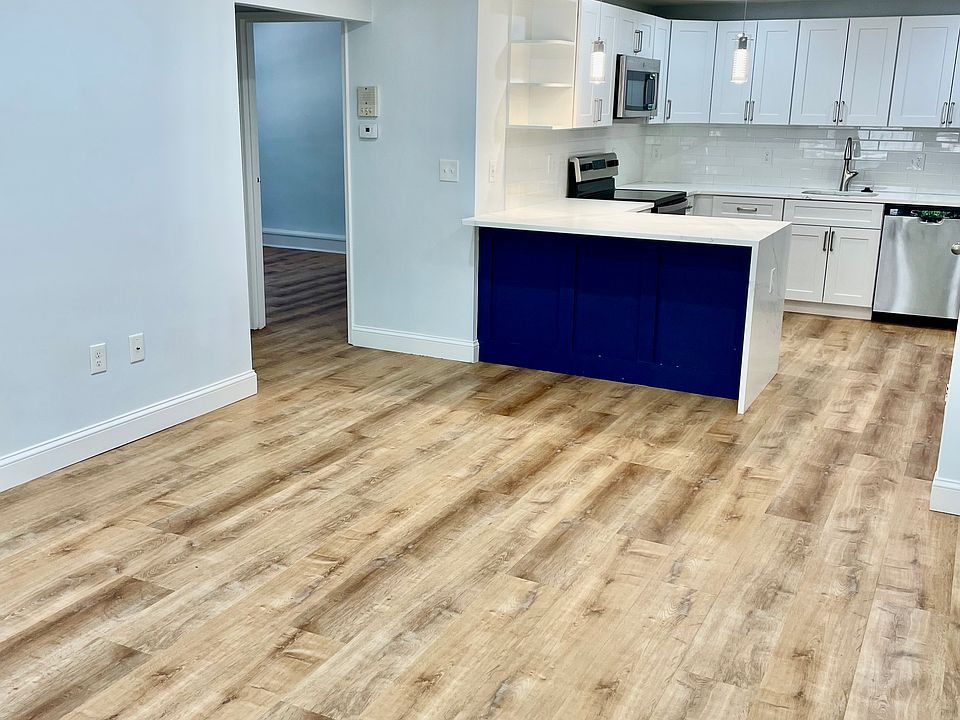 1st image of 389 Washington St #33