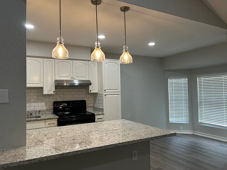 1706 Boyd St — Photo 6