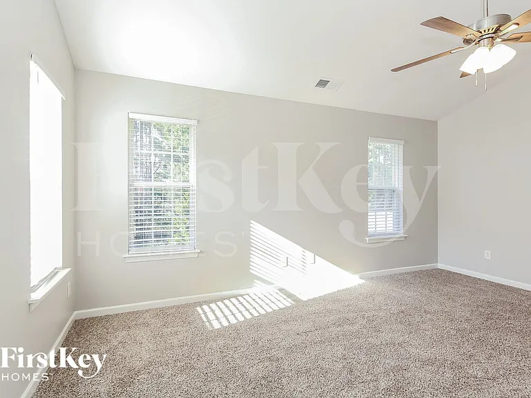 6015 Forest Pond Dr — Photo 9