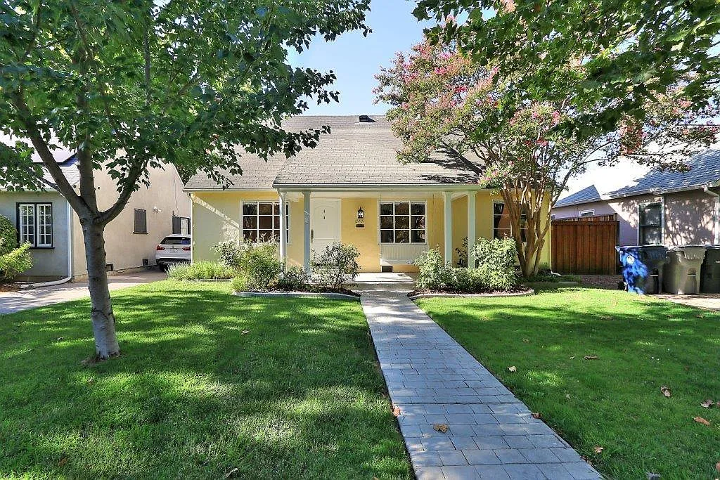 2721 Castro Way photo 1