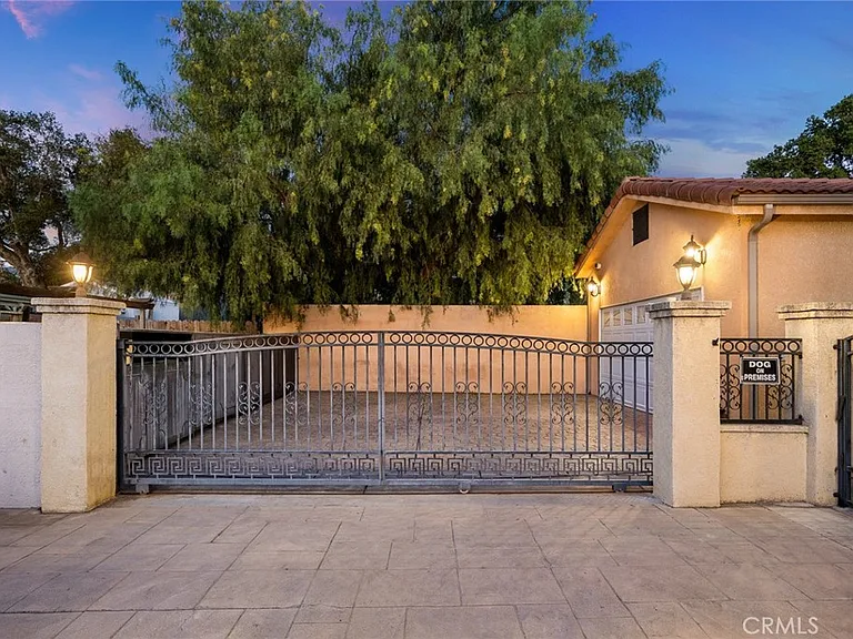 10610 Oak Tree Way — Photo 48
