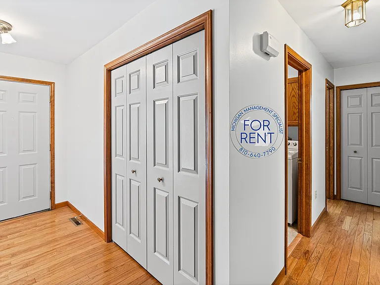 3263 Silverwood Dr #1 — Photo 6