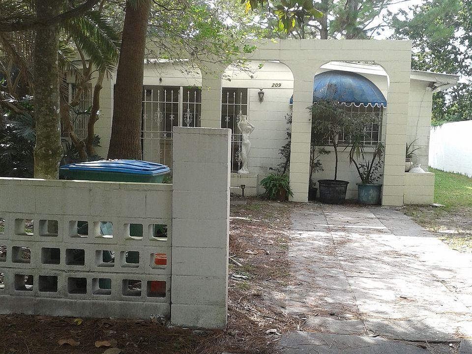 1st image of 209 Saint Andrews Blvd