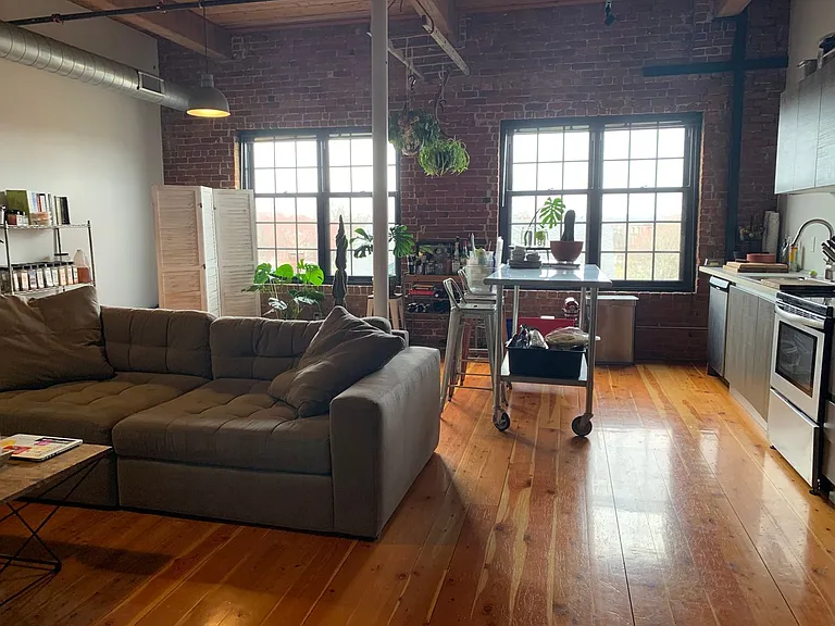19 Harrison St — Photo 2