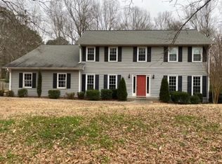 230 E Creek Cir, Roswell, GA