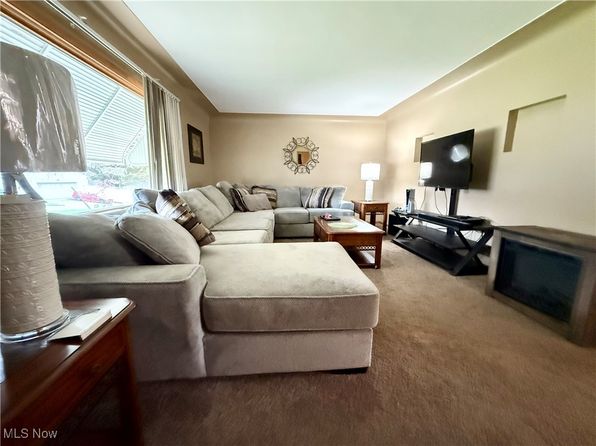 1525 Bellvue Dr, Niles, OH 44446