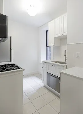 Rented by Compass | media 7