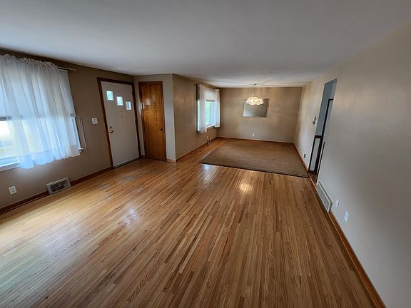 2nd image of 227 Cortland Ave