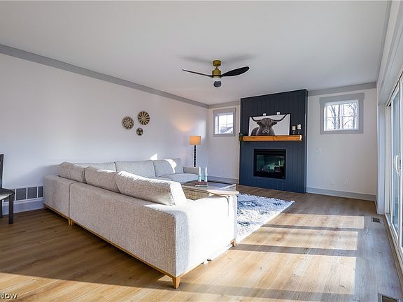 3rd image of 5770 New Haven Dr
