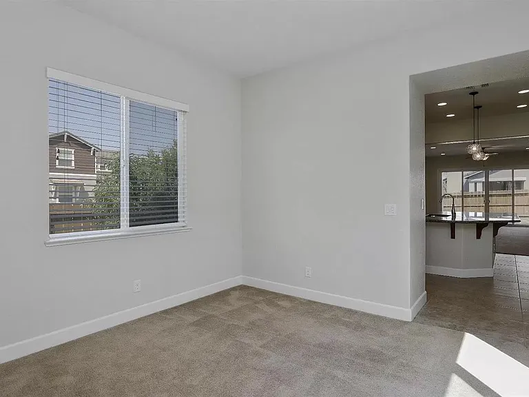 989 Hayman St — Photo 26