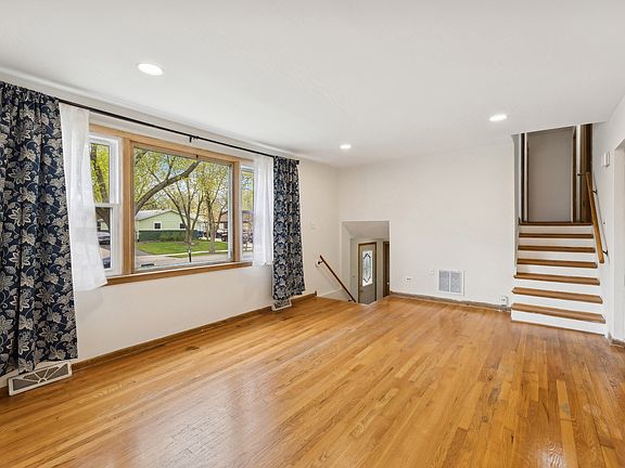 4th image of 9124 S 88th Ct