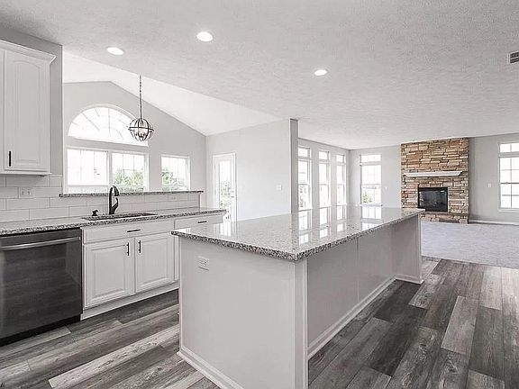 4th image of 3410 Stillwater Dr